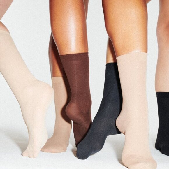 Skims Everyday Crew Socks - Ochre - Picture 2 of 3